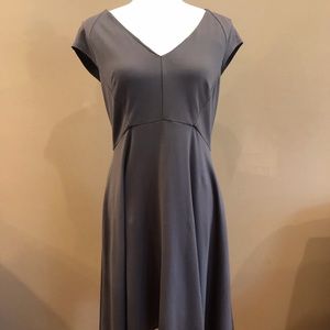 Ann Taylor Gray V Neck Cap Sleeve Dress, Size 6
